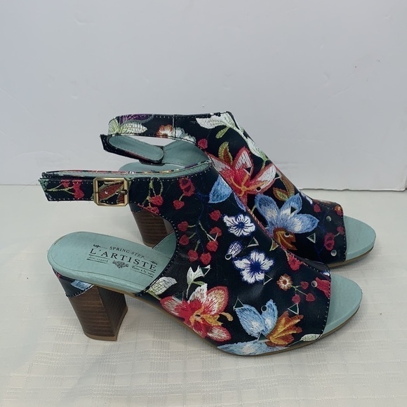 L'Artiste Tapestry Leather Ankle Strap Sandal - Picture 2 of 8